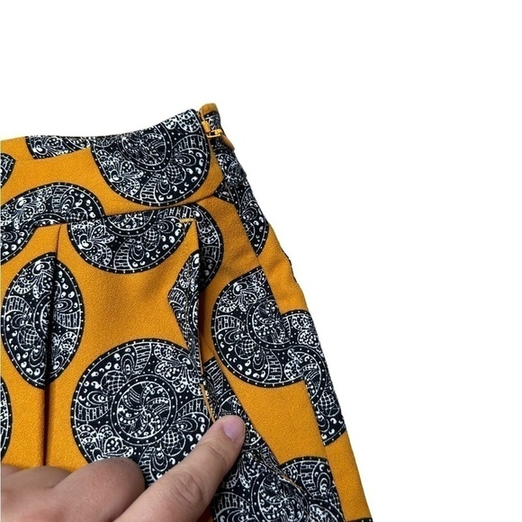 Ann Taylor Mustard Yellow Medallion Print Dressy Casual  Drape Short Size 2 - Picture 8 of 16